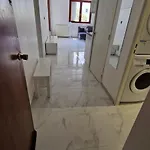 En Apartment *